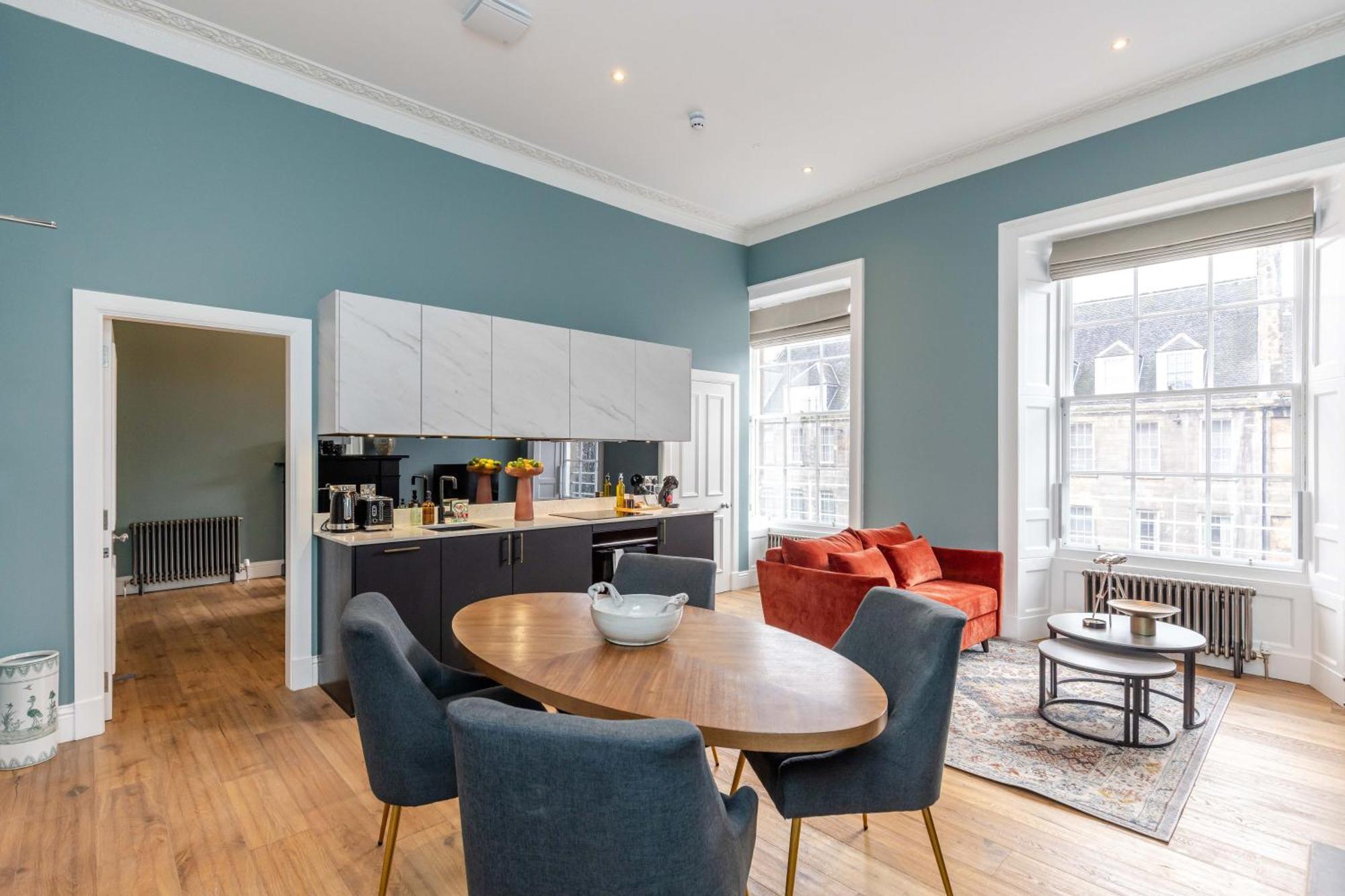 אדינבורו Dragon Suites Luxury Apartments At 9 Albyn Place מראה חיצוני תמונה