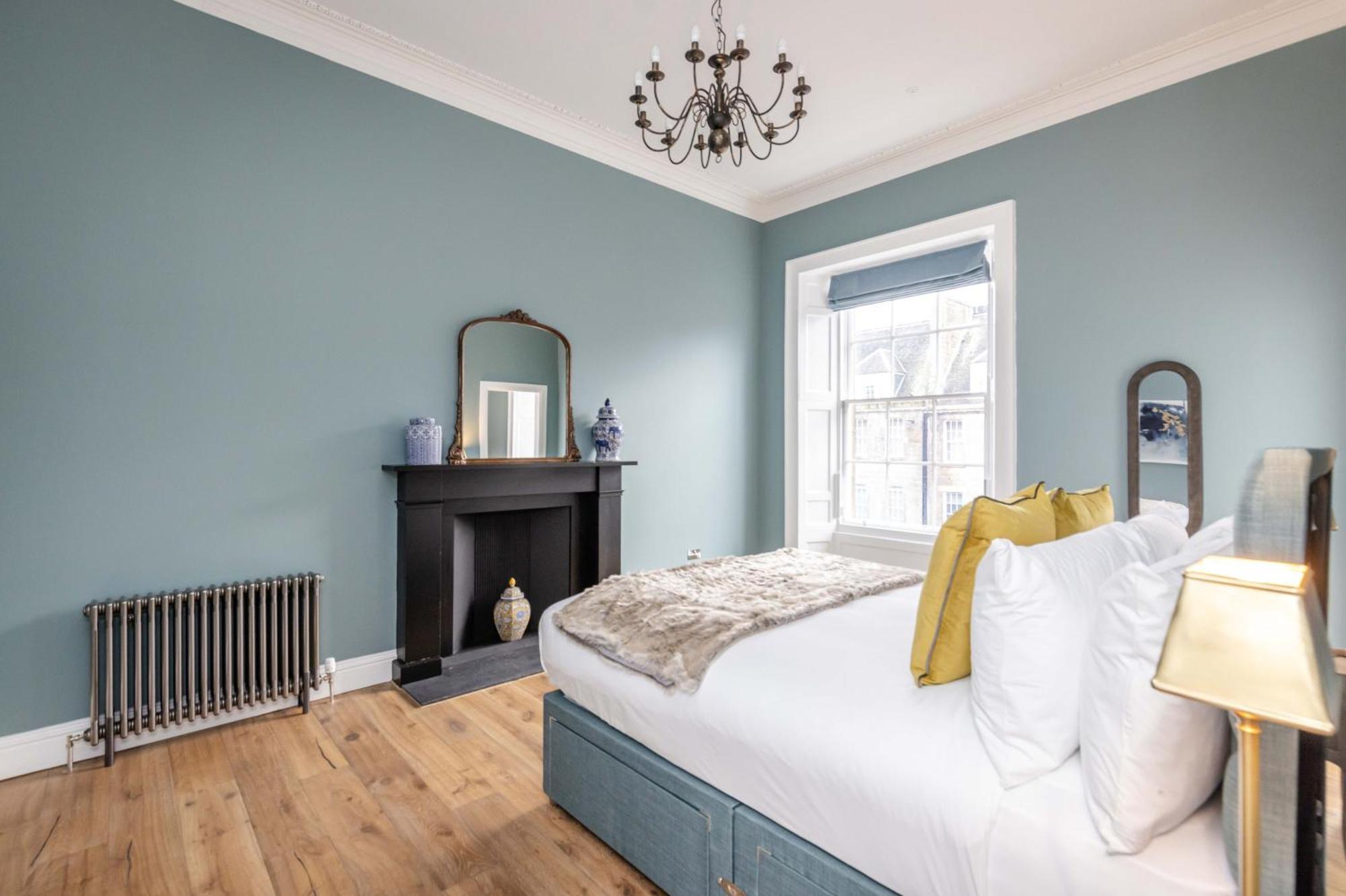 אדינבורו Dragon Suites Luxury Apartments At 9 Albyn Place מראה חיצוני תמונה