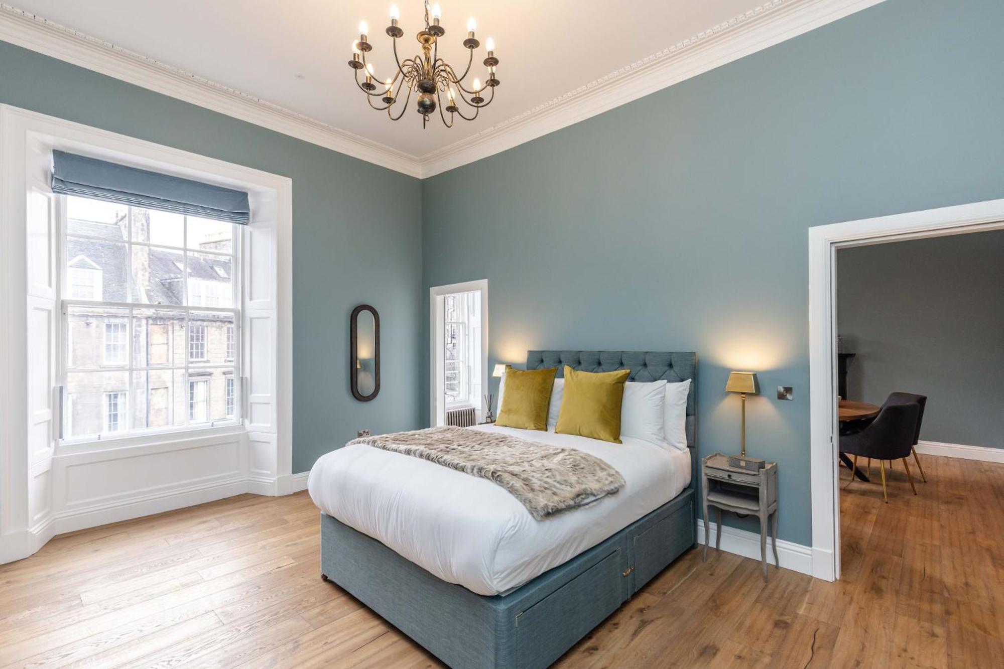 אדינבורו Dragon Suites Luxury Apartments At 9 Albyn Place מראה חיצוני תמונה