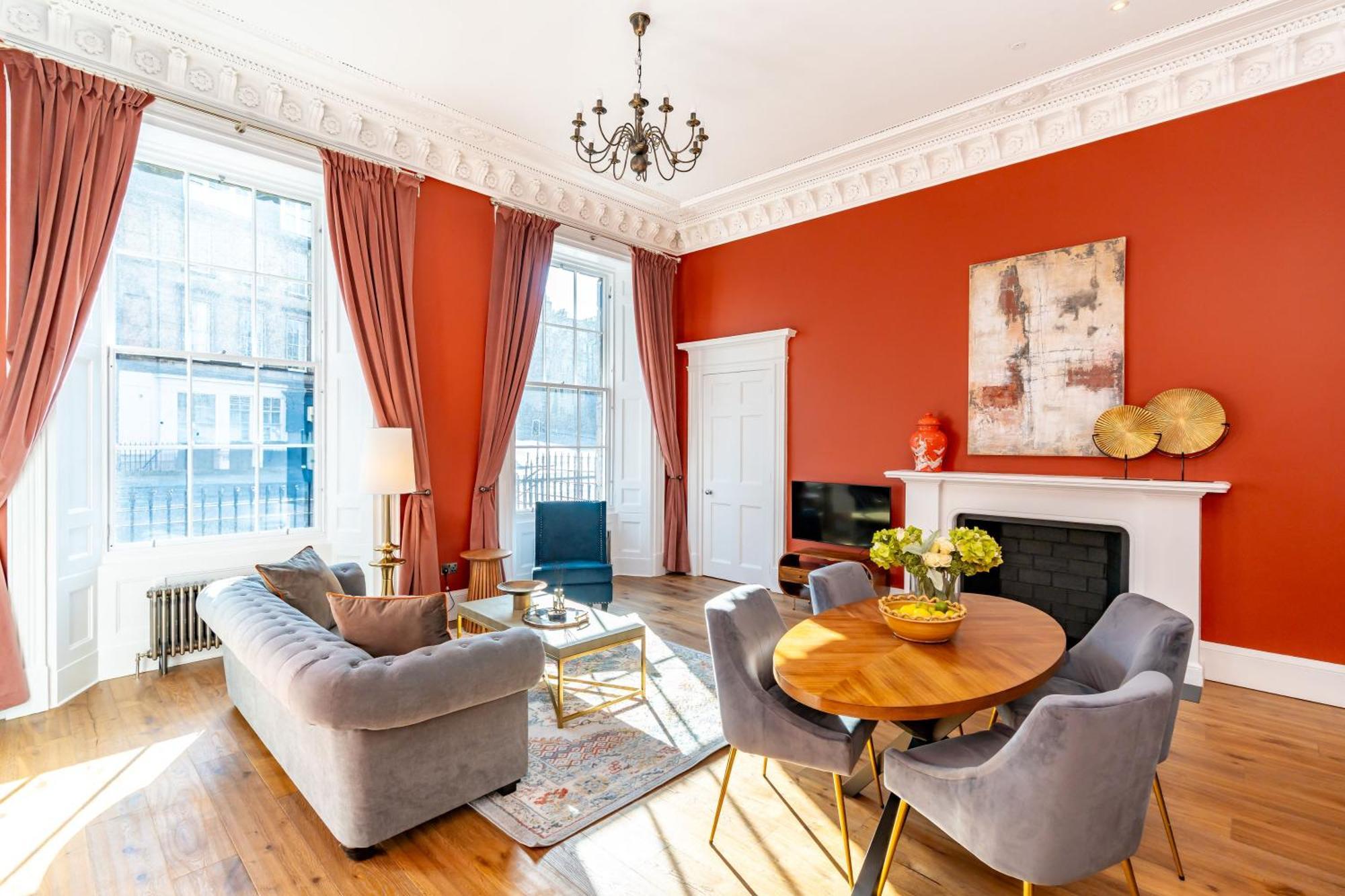 אדינבורו Dragon Suites Luxury Apartments At 9 Albyn Place מראה חיצוני תמונה