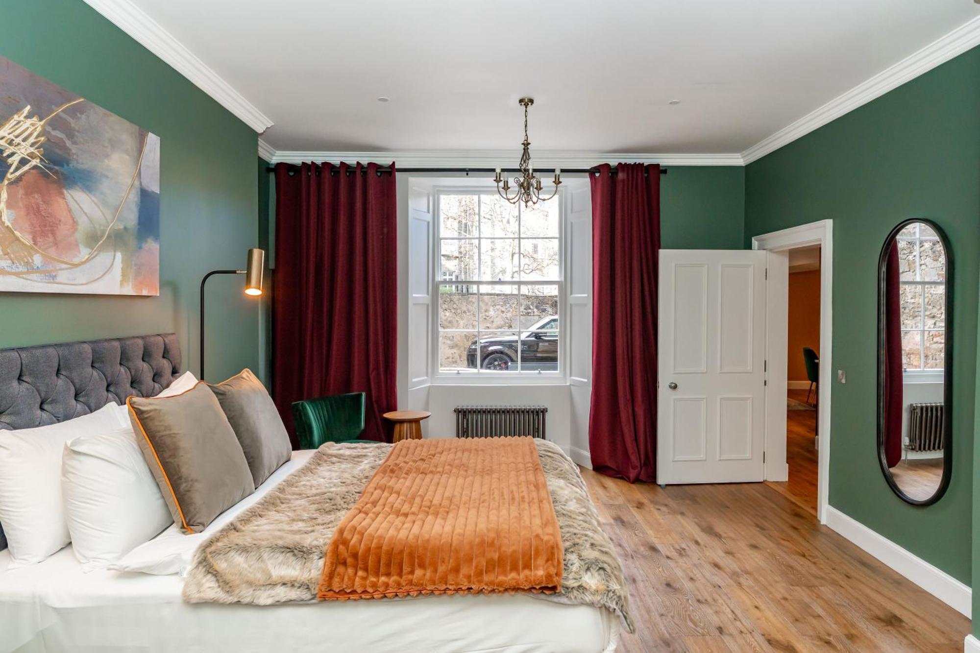 אדינבורו Dragon Suites Luxury Apartments At 9 Albyn Place מראה חיצוני תמונה