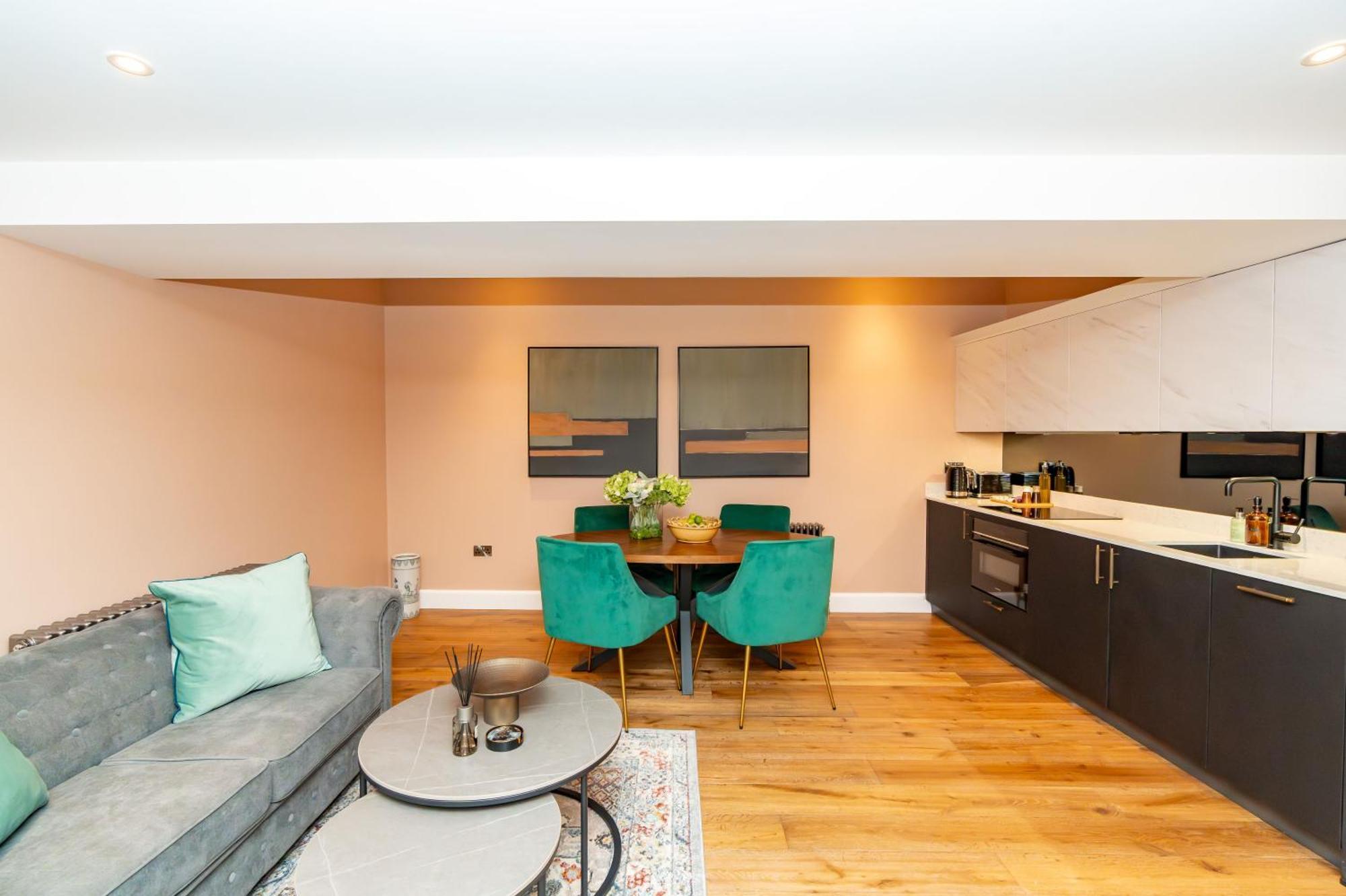 אדינבורו Dragon Suites Luxury Apartments At 9 Albyn Place מראה חיצוני תמונה