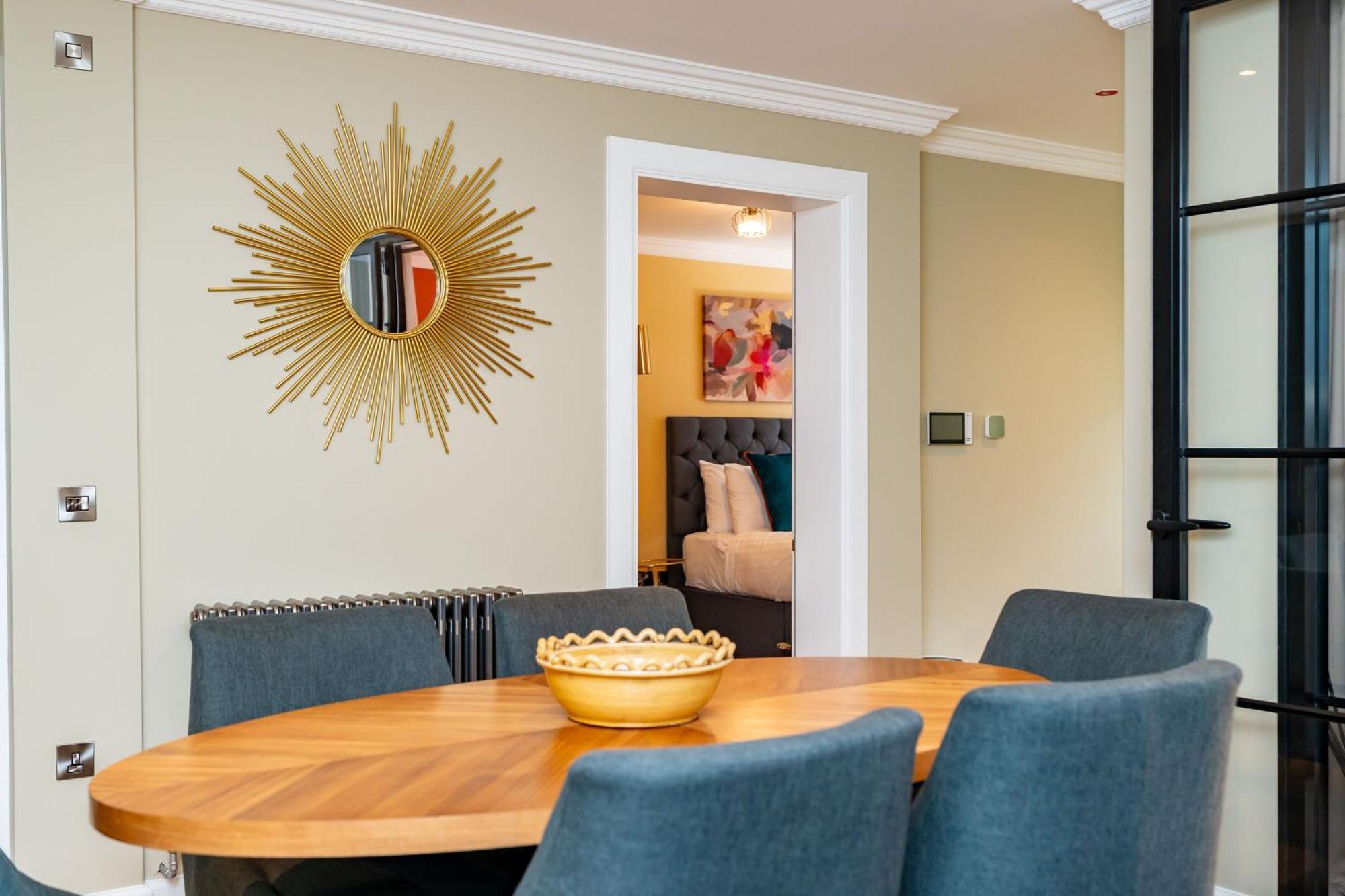 אדינבורו Dragon Suites Luxury Apartments At 9 Albyn Place מראה חיצוני תמונה