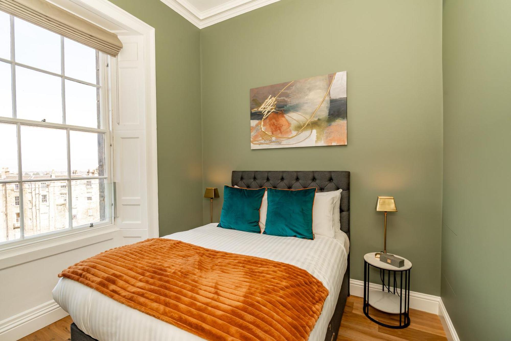 אדינבורו Dragon Suites Luxury Apartments At 9 Albyn Place מראה חיצוני תמונה