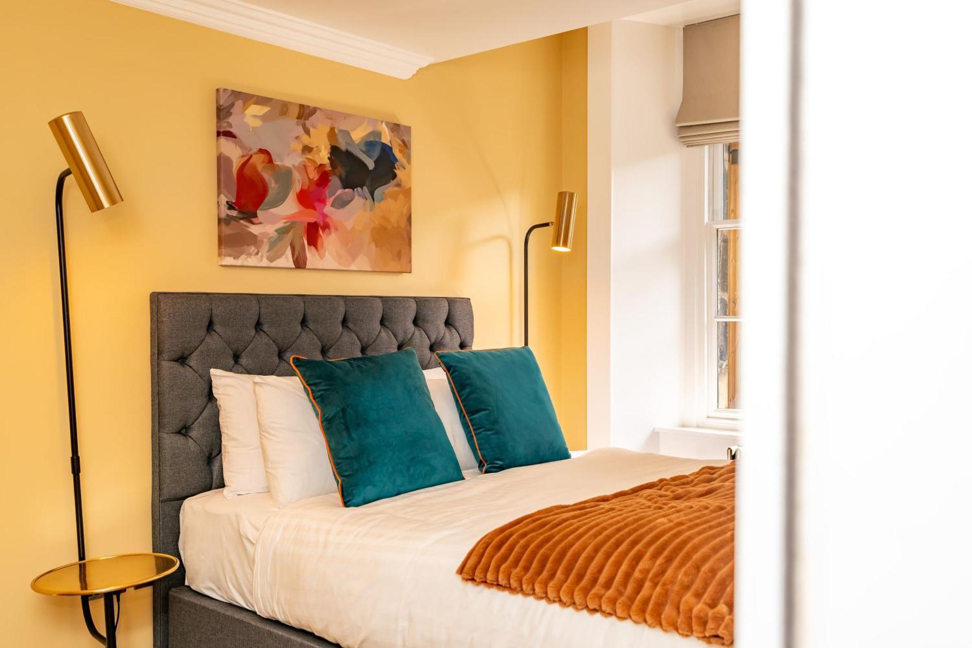 אדינבורו Dragon Suites Luxury Apartments At 9 Albyn Place מראה חיצוני תמונה