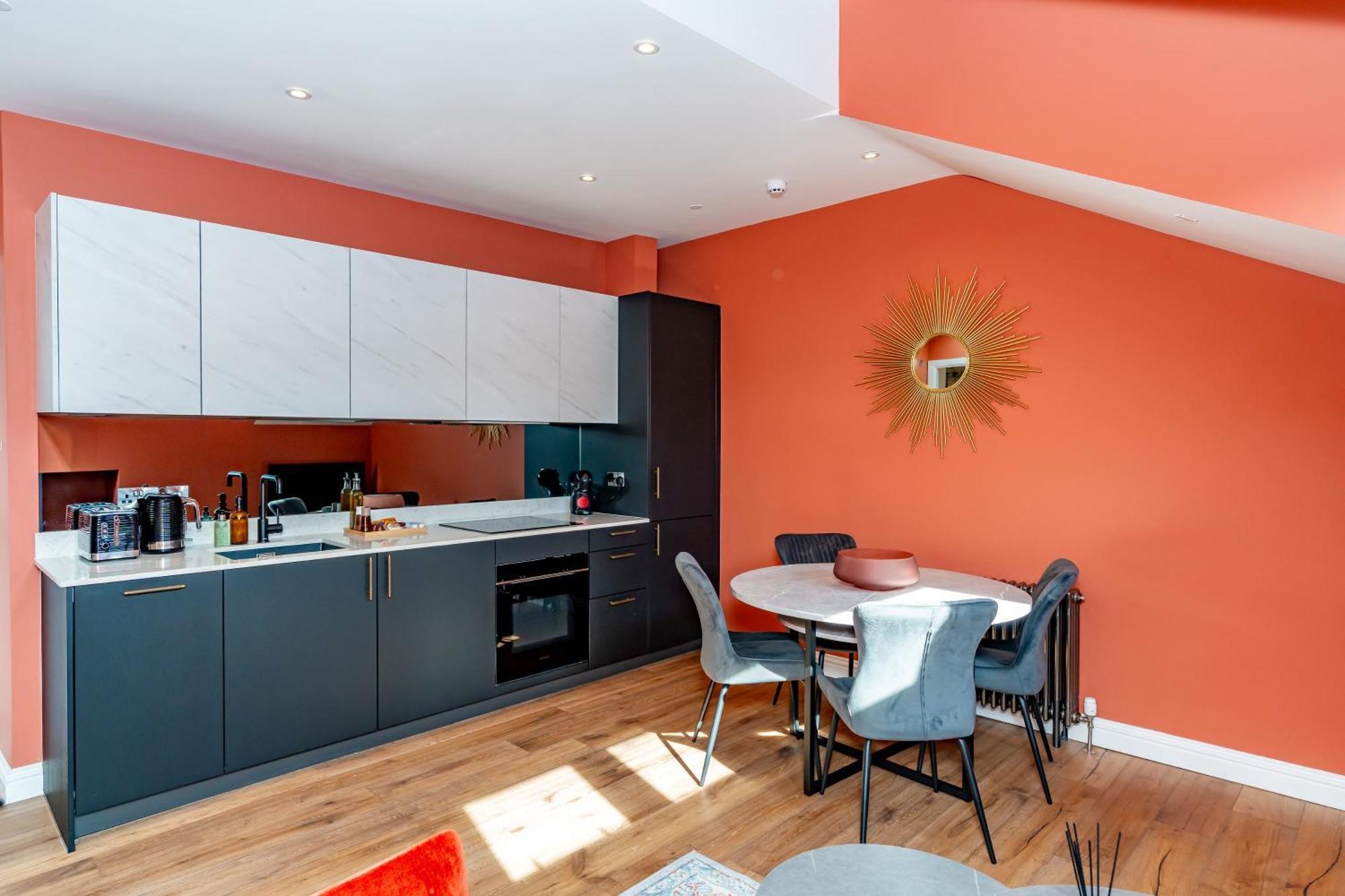 אדינבורו Dragon Suites Luxury Apartments At 9 Albyn Place מראה חיצוני תמונה