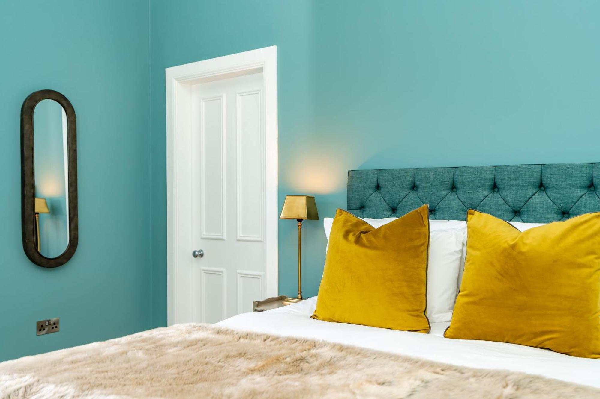 אדינבורו Dragon Suites Luxury Apartments At 9 Albyn Place מראה חיצוני תמונה